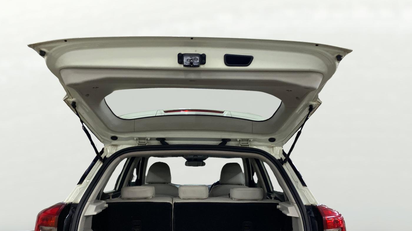 2022 Mahindra XUV300 W8 (O) 1.2 PETROL, Petrol, Manual, 61,570 km, Boot Door Open