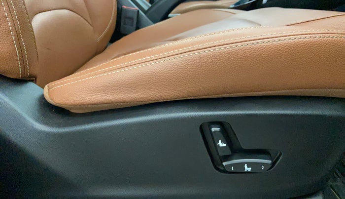 2021 MG HECTOR PLUS SELECT 2.0 DIESEL TURBO MT 7-STR, Diesel, Manual, 54,471 km, Driver Side Adjustment Panel