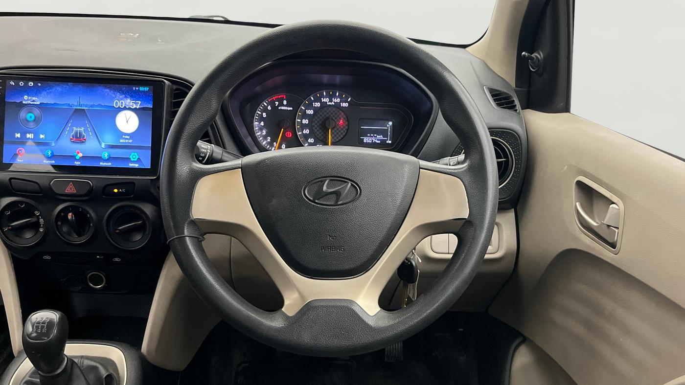 2019 Hyundai NEW SANTRO MAGNA, Petrol, Manual, 85,055 km, Steering Wheel Close Up