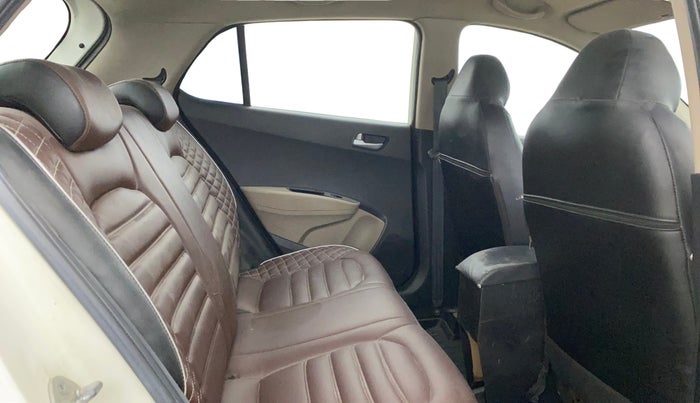 2014 Hyundai Grand i10 ASTA AT 1.2 KAPPA VTVT, CNG, Automatic, 95,515 km, Right Side Rear Door Cabin