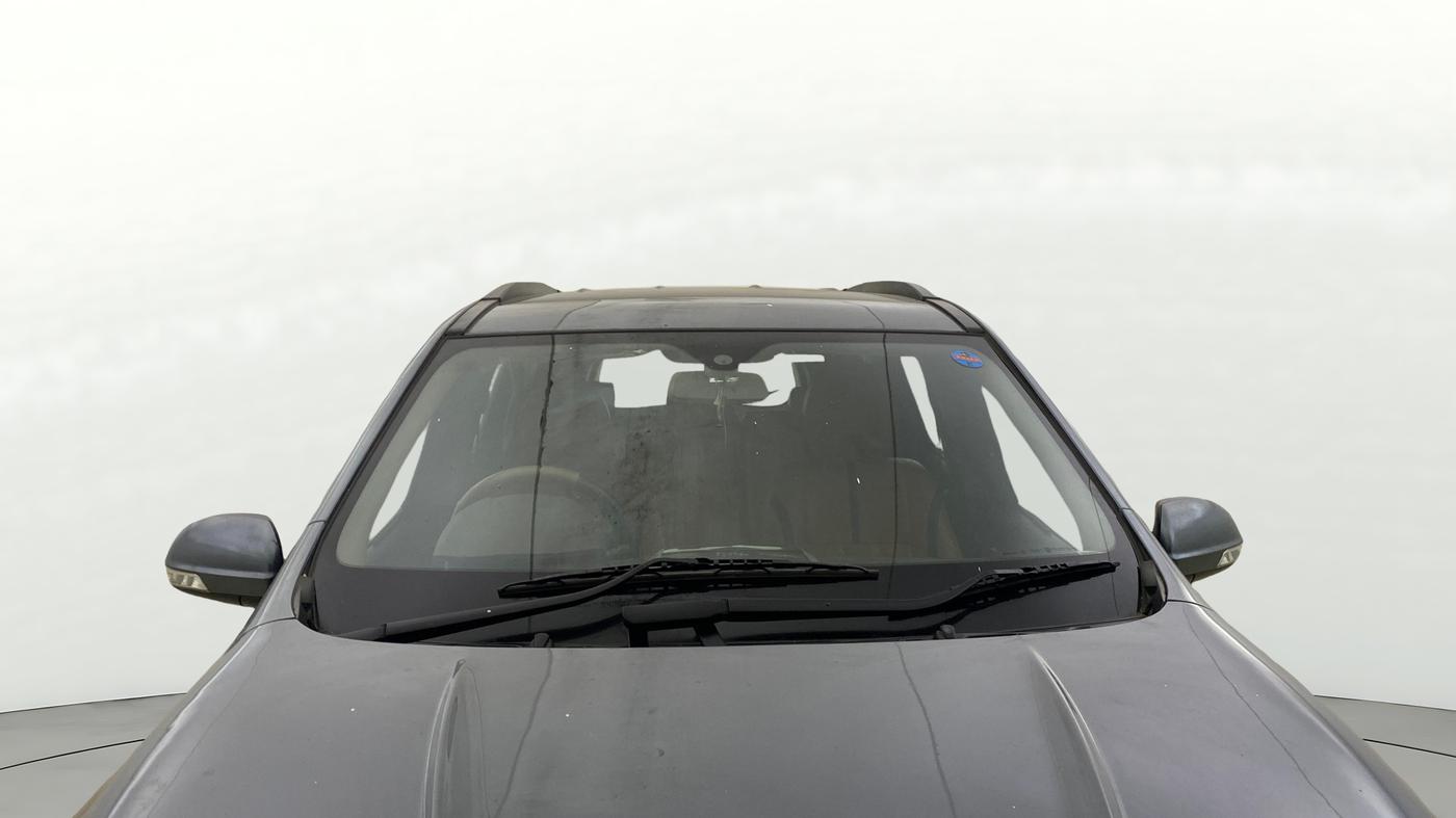 2014 Mahindra XUV500 W6, Diesel, Manual, 70,772 km, Front Windshield