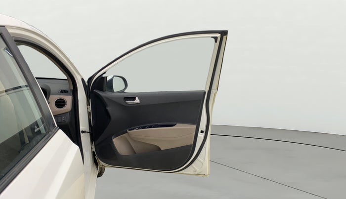 2014 Hyundai Xcent S (O) 1.2, Petrol, Manual, 34,923 km, RHS Front Door