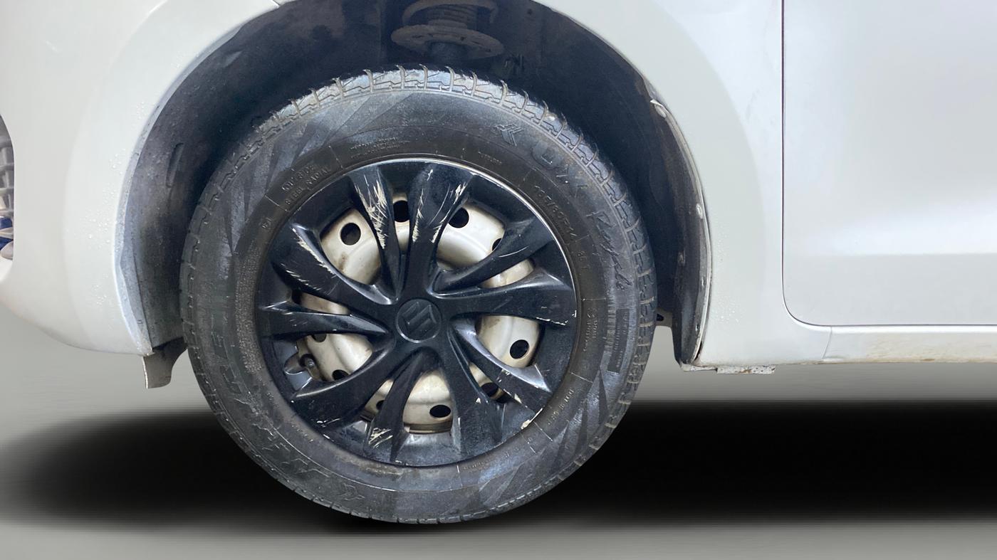2020 Maruti Swift LXI, Petrol, Manual, 27,230 km, Left Front Wheel