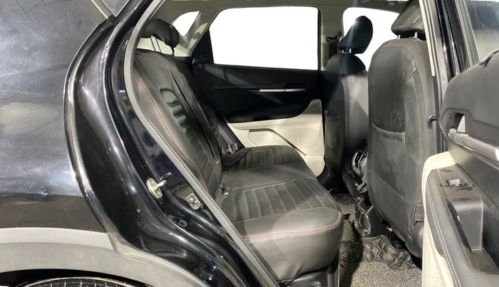 2021 KIA SONET HTX 1.0 IMT, Petrol, Manual, 27,603 km, Right Side Rear Door Cabin