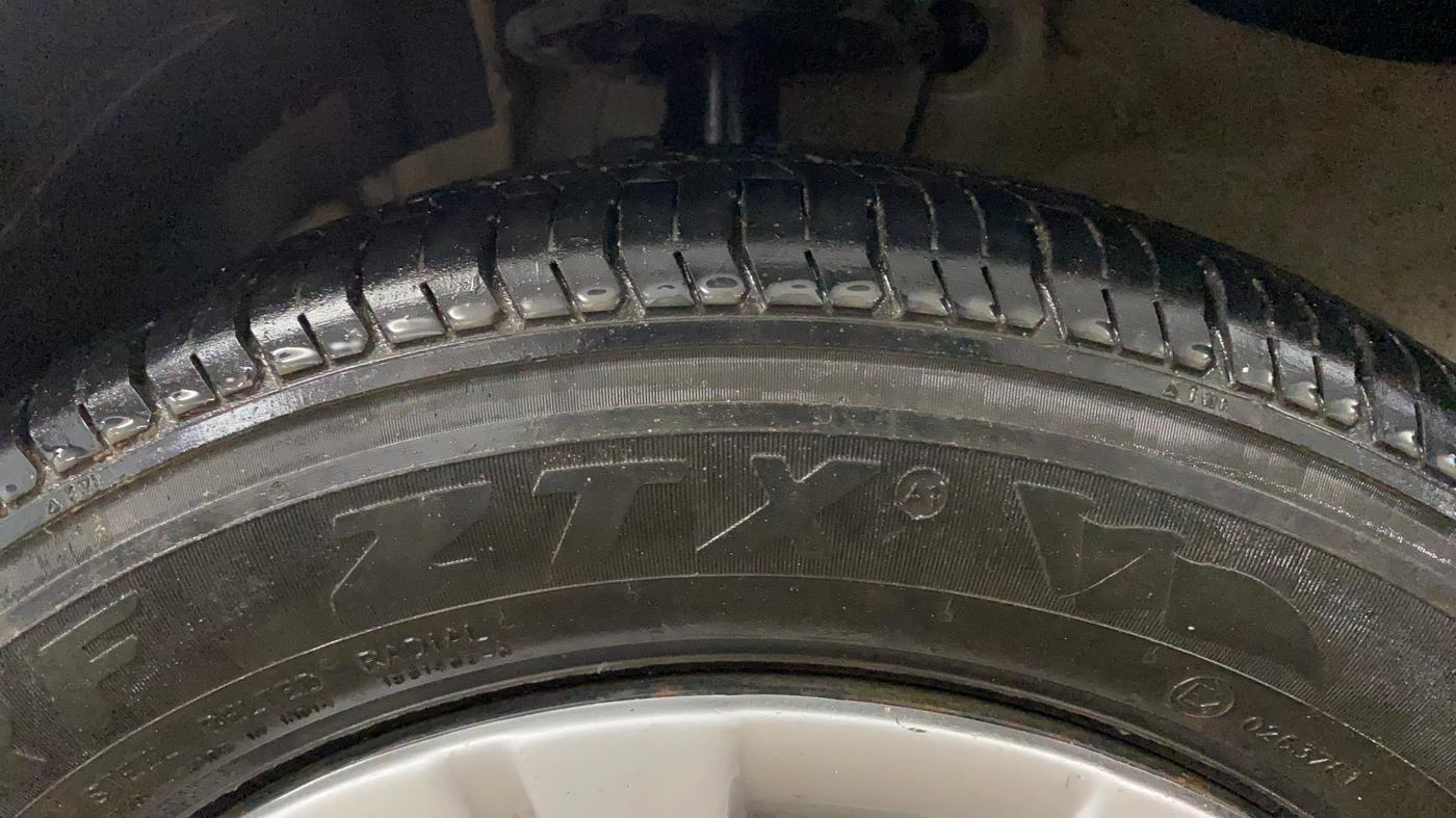 2019 Maruti Ertiga VXI SHVS, Petrol, Manual, 87,101 km, Left Front Tyre Tread