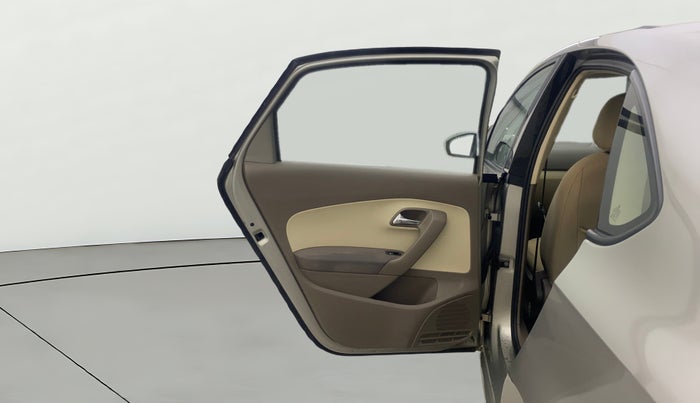 2015 Skoda Rapid AMBITION 1.6 MPI MT, Petrol, Manual, 1,39,151 km, LHS Rear Door