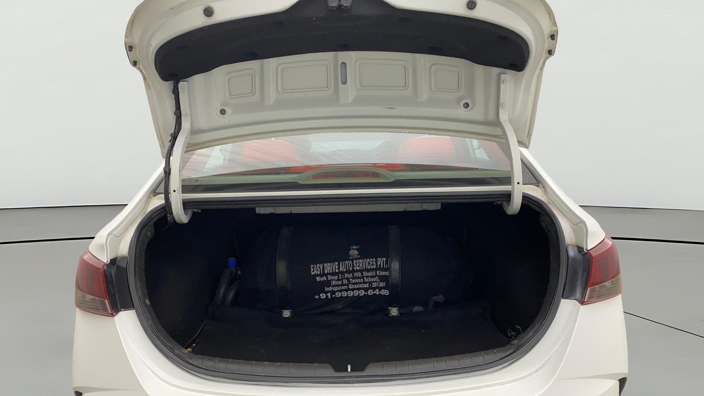 2022 Hyundai Verna SX (O)1.5 VTVT, CNG, Manual, 60,708 km, Boot Open Zoomed View
