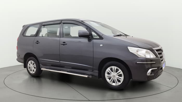 2015 Toyota Innova 2.5 GX 7 STR, Diesel, Manual, 93,285 km, Right Front Diagonal