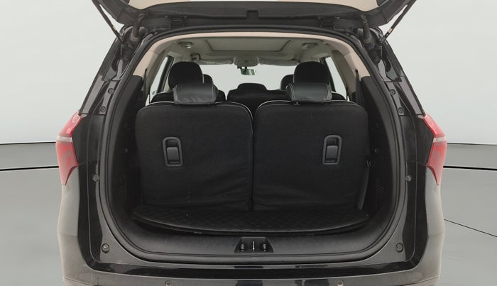 2024 Mahindra XUV700 AX5 Petrol AT 7 STR, Petrol, Automatic, 10,524 km, Boot Open Zoomed View