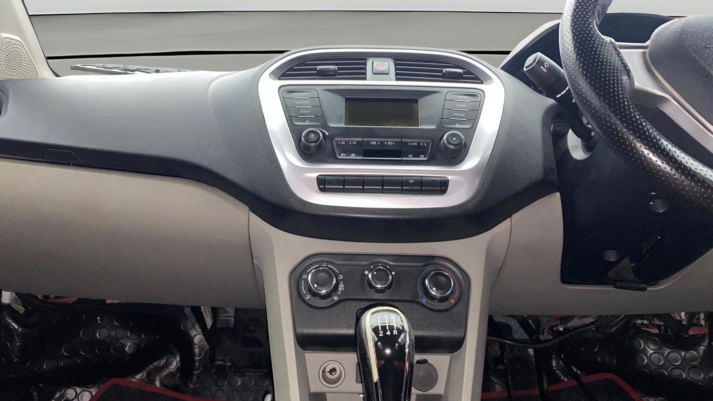 2016 Tata Tiago XT PETROL, CNG, Manual, 52,175 km, Air Conditioner
