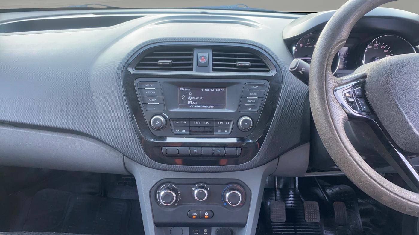 2018 Tata TIGOR XT PETROL, Petrol, Manual, 1,00,869 km, Air Conditioner
