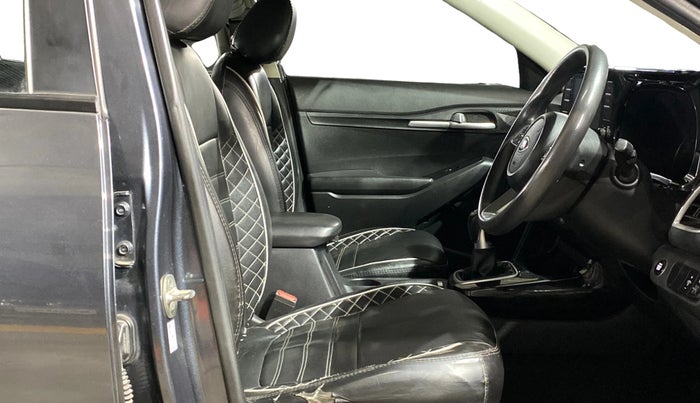 2021 KIA SELTOS HTK PLUS 1.5 DIESEL, Diesel, Manual, 1,00,820 km, Right Side Front Door Cabin