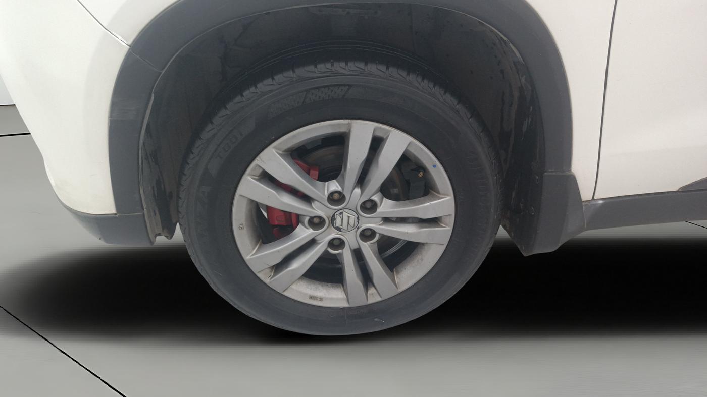 2016 Maruti Vitara Brezza ZDI, Diesel, Manual, 79,312 km, Left Front Wheel