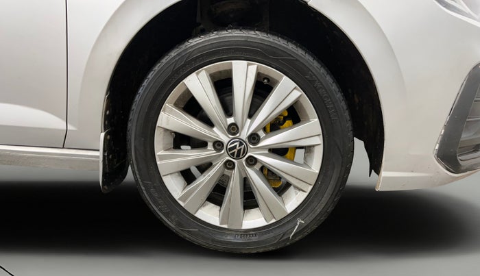 2022 Volkswagen VIRTUS COMFORTLINE TSI 1.0 MT, Petrol, Manual, 47,306 km, Right Front Wheel