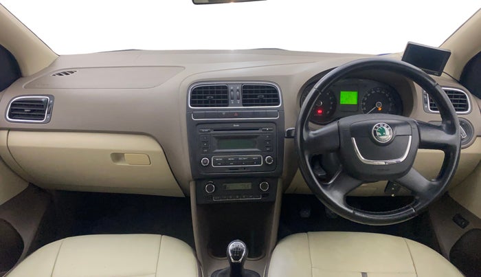 2013 Skoda Rapid ELEGANCE 1.6 TDI CR MT, Diesel, Manual, 1,02,515 km, Dashboard