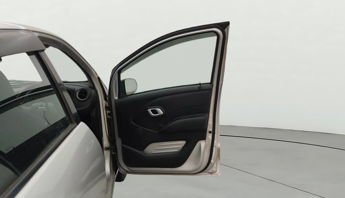 2018 Datsun Redi Go T (O), Petrol, Manual, 97,153 km, RHS Front Door