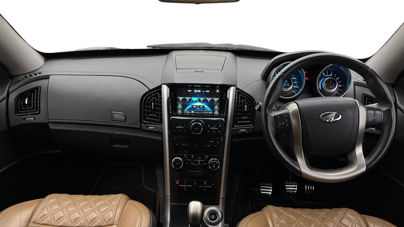 2019 Mahindra XUV500 W11, Diesel, Manual, 58,142 km, Dashboard