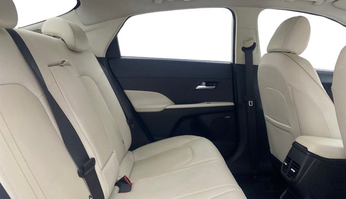 2023 Hyundai Verna SX (O)1.5 VTVT, Petrol, Manual, 24,791 km, Right Side Rear Door Cabin