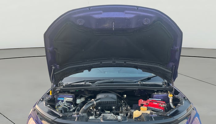 2023 Tata NEXON FEARLESS PURPLE + SUNROOF DUAL TONE 1.2 PETROL, Petrol, Manual, 28,568 km, Open Bonet