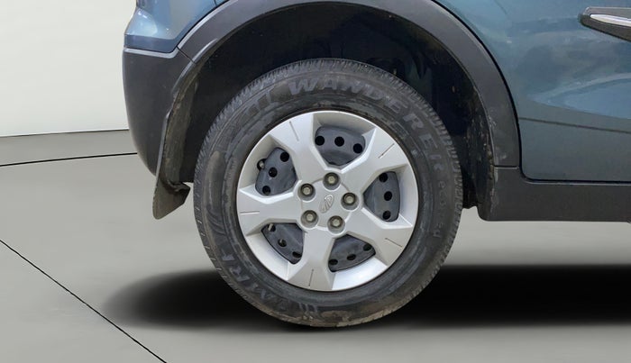 2022 Mahindra XUV300 W6 1.2 PETROL, Petrol, Manual, 39,602 km, Right Rear Wheel