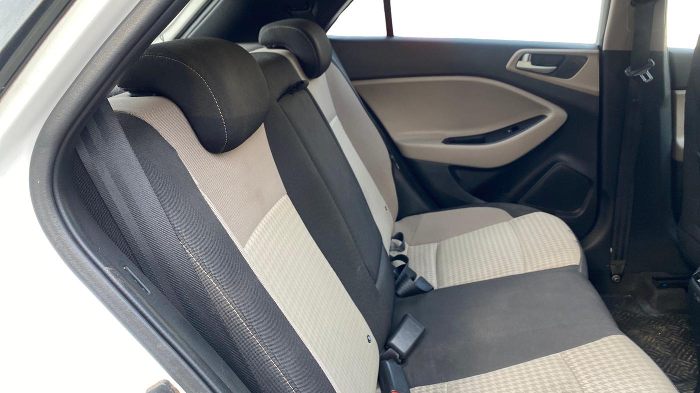 2019 Hyundai Elite i20 ASTA 1.2 (O), Petrol, Manual, 72,110 km, Right Side Rear Door Cabin