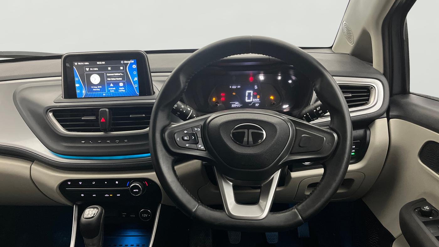 2024 Tata ALTROZ XZ PLUS SUNROOF CNG, CNG, Manual, 30,914 km, Steering Wheel Close Up