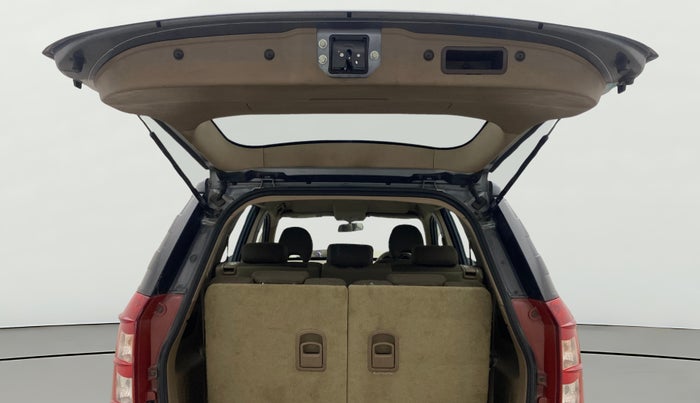 2014 Mahindra XUV500 W4, Diesel, Manual, 1,12,565 km, Boot Door Open