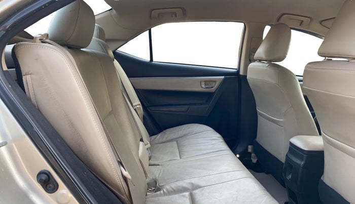 2015 Toyota Corolla Altis VL CVT PETROL, Petrol, Automatic, 60,262 km, Right Side Rear Door Cabin