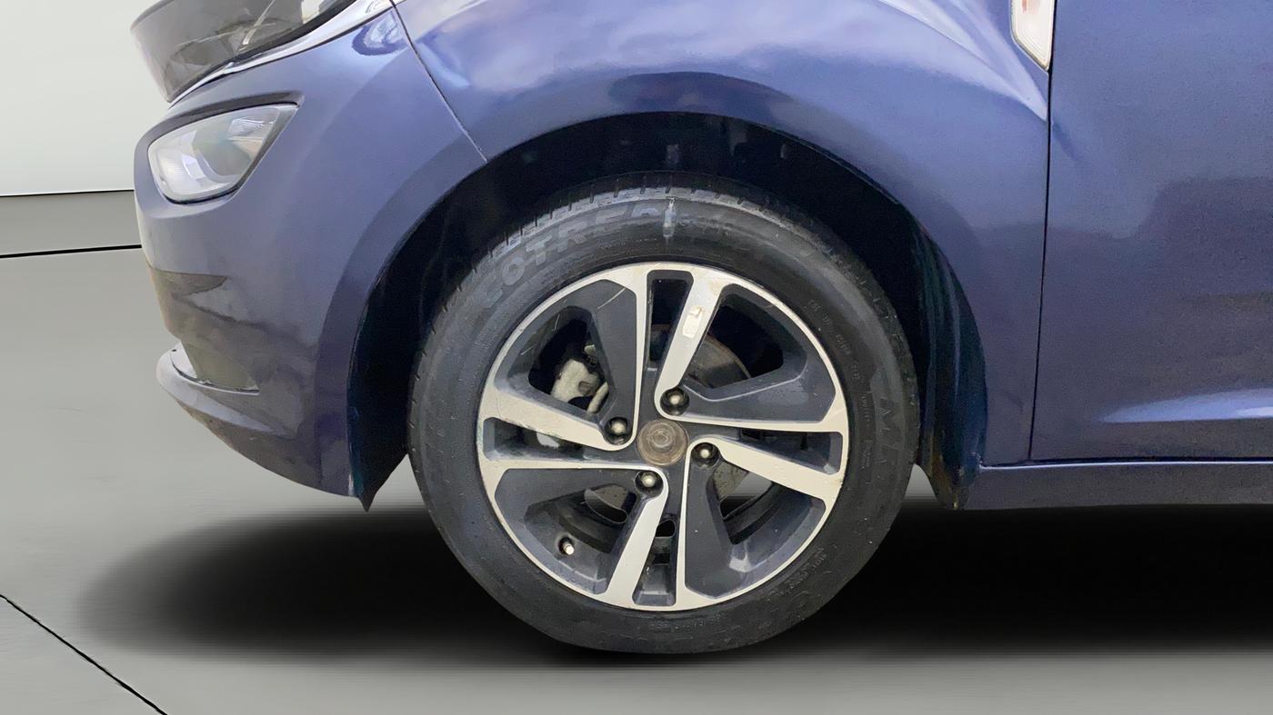 2023 Tata ALTROZ XZ PLUS SUNROOF CNG, CNG, Manual, 25,653 km, Left Front Wheel