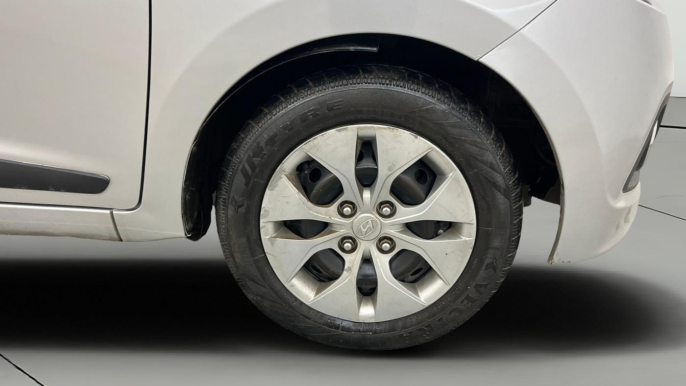 2015 Hyundai Xcent S 1.2, Petrol, Manual, 63,478 km, Right Front Wheel