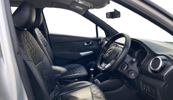 2019 Nissan Kicks XV 1.5, Petrol, Manual, 44,890 km, Right Side Front Door Cabin