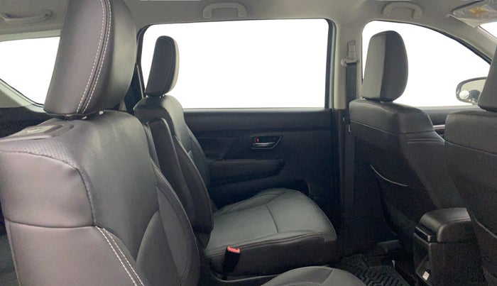 2022 Maruti XL6 ALPHA PLUS AT, Petrol, Automatic, 60,966 km, Right Side Rear Door Cabin