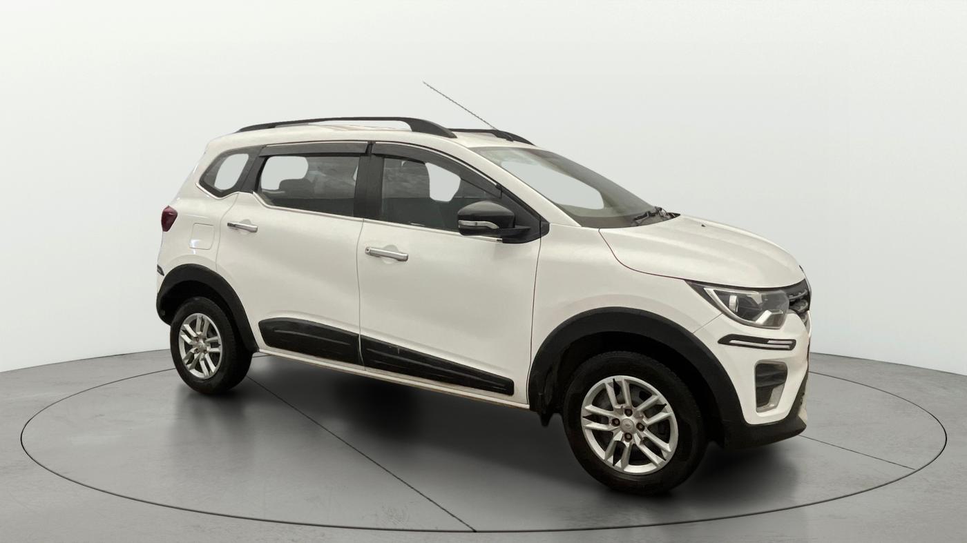 2024 Renault TRIBER RXT, Petrol, Manual, 30,662 km, Right Front Diagonal