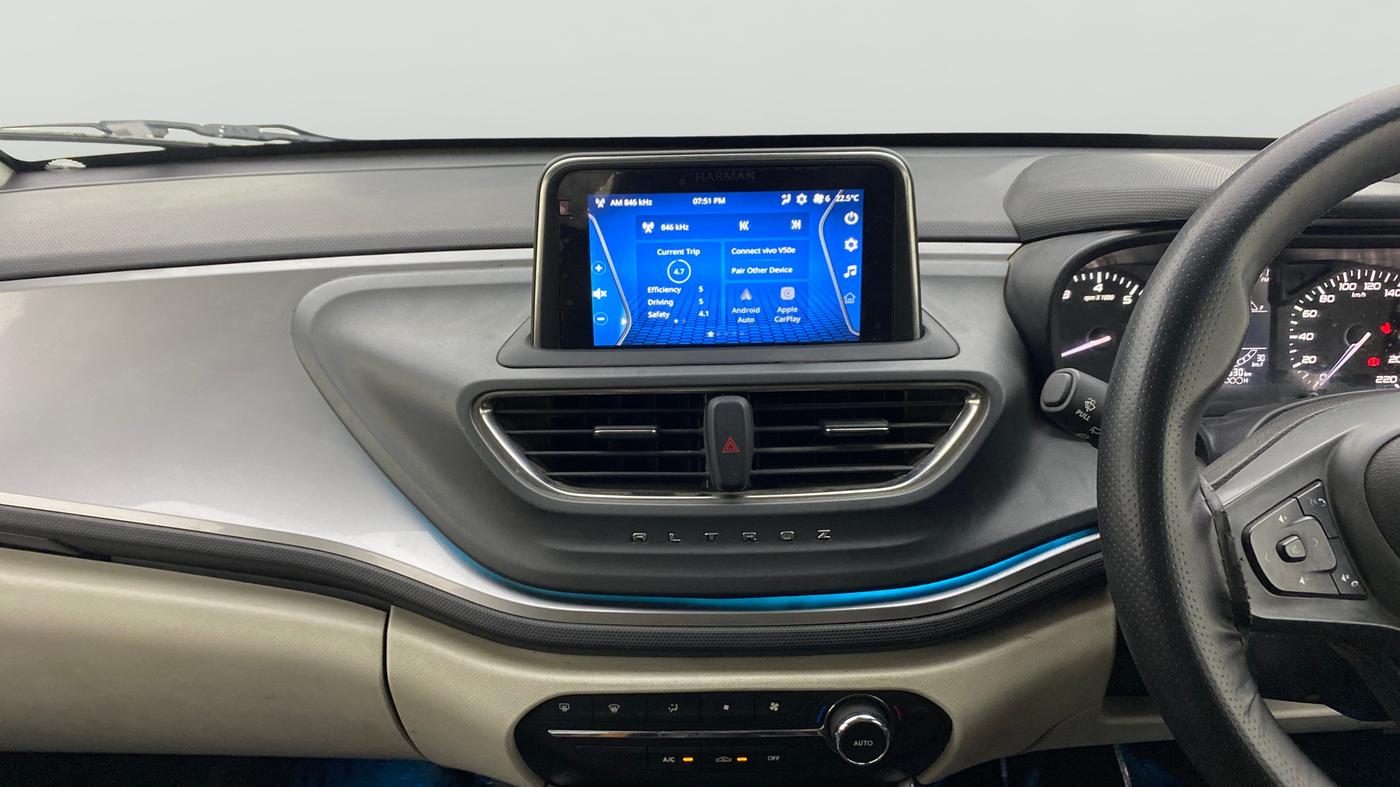 2023 Tata ALTROZ XZ (O) PETROL, Petrol, Manual, 52,627 km, Air Conditioner