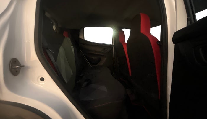 2024 Renault Kwid RXT 1.0 AMT, Petrol, Automatic, 18,999 km, Right Side Rear Door Cabin