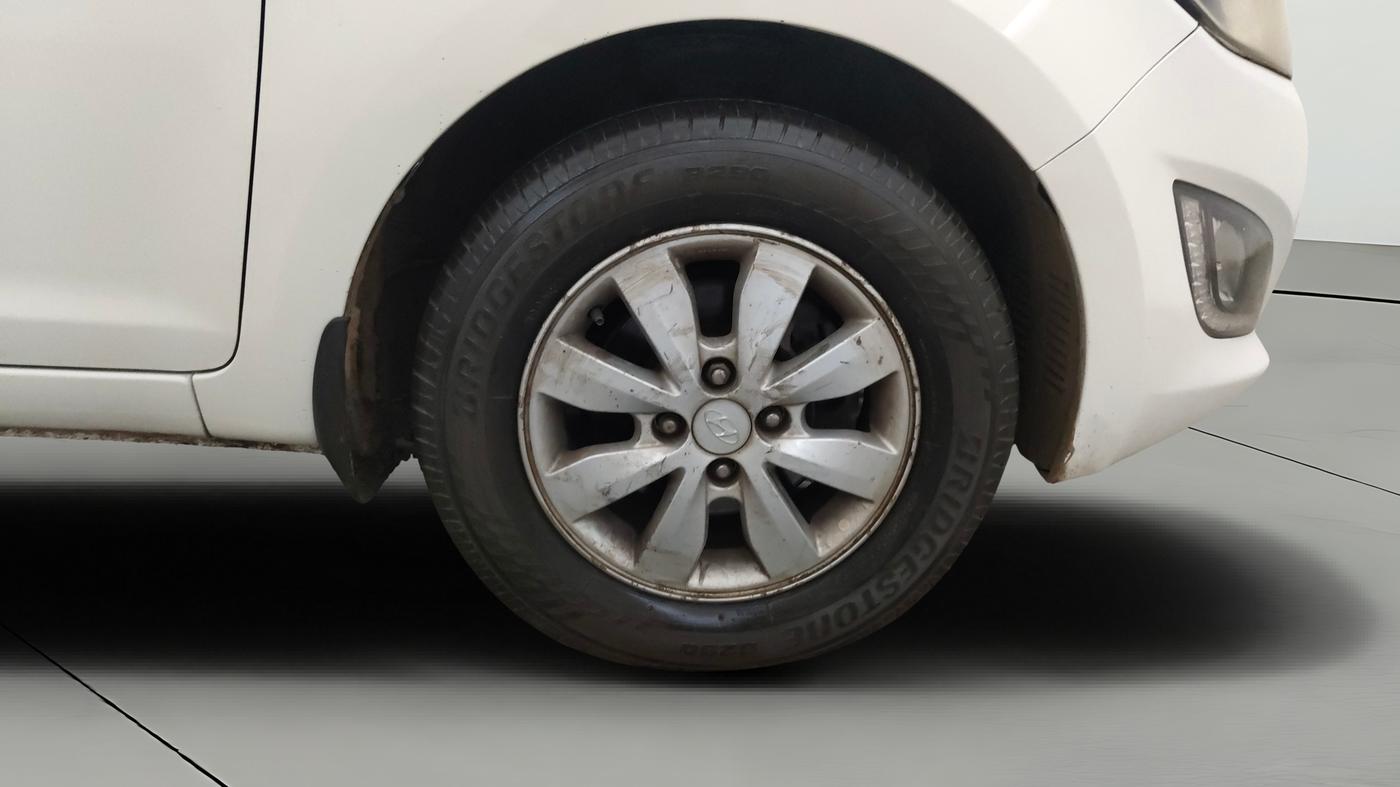 2013 Hyundai i20 SPORTZ 1.2, CNG, Manual, 95,821 km, Right Front Wheel