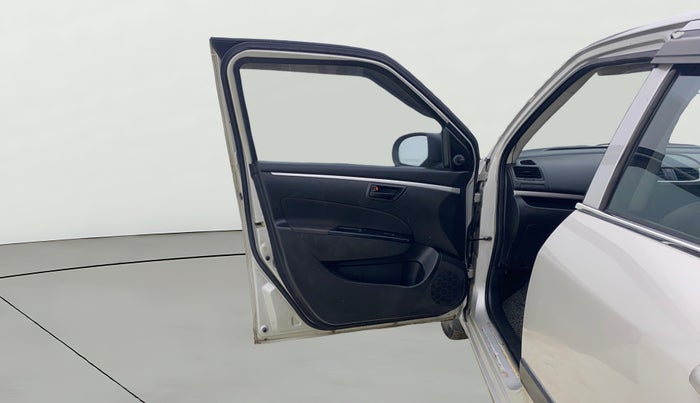 2016 Maruti Swift LXI, Petrol, Manual, 1,42,033 km, LHS Front Door