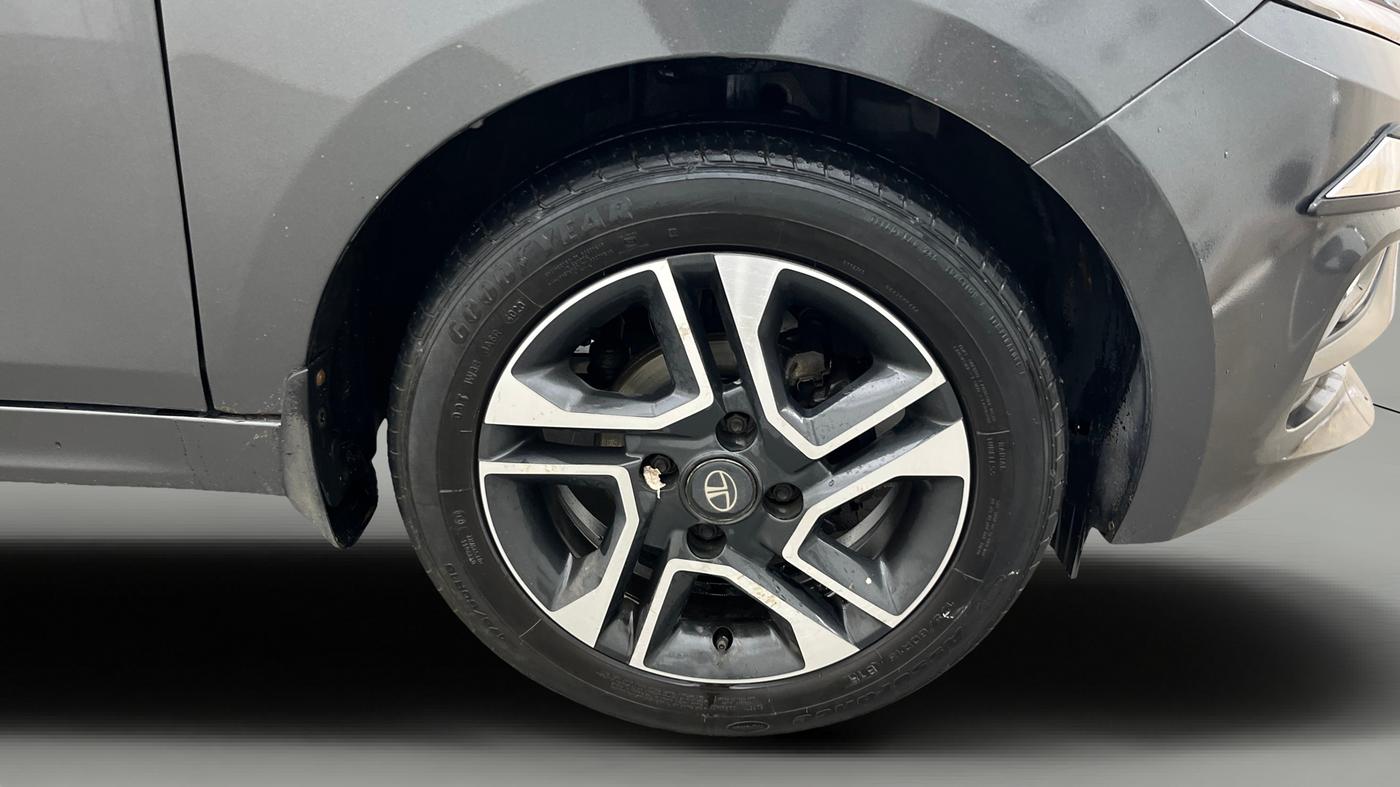 2020 Tata Tiago XZA PLUS PETROL, Petrol, Automatic, 31,205 km, Right Front Wheel