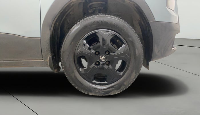 2023 Tata PUNCH ACCOMPLISHED AMT, Petrol, Automatic, 29,209 km, Right Front Wheel