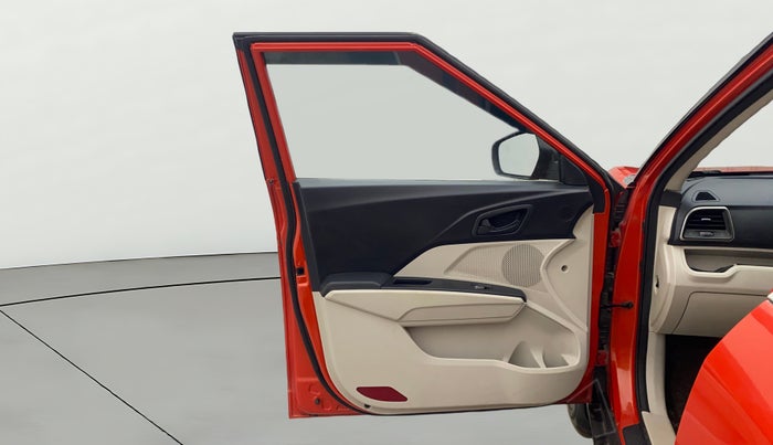 2019 Mahindra XUV300 W6 1.5 DIESEL, Diesel, Manual, 42,697 km, LHS Front Door