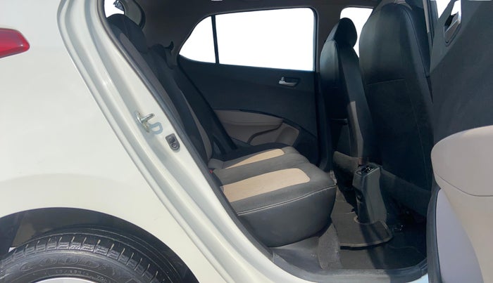 2016 Hyundai Grand i10 SPORTZ 1.2 KAPPA VTVT, Petrol, Manual, 51,857 km, Right Side Rear Door Cabin