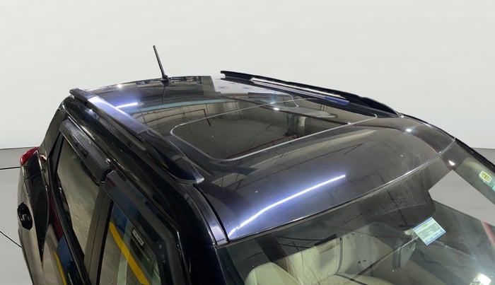 2023 Mahindra XUV300 W6 1.2 PETROL, Petrol, Manual, 8,518 km, Roof