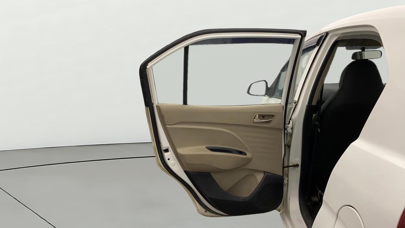 2018 Hyundai NEW SANTRO ASTA MT, CNG, Manual, 77,658 km, LHS Rear Door