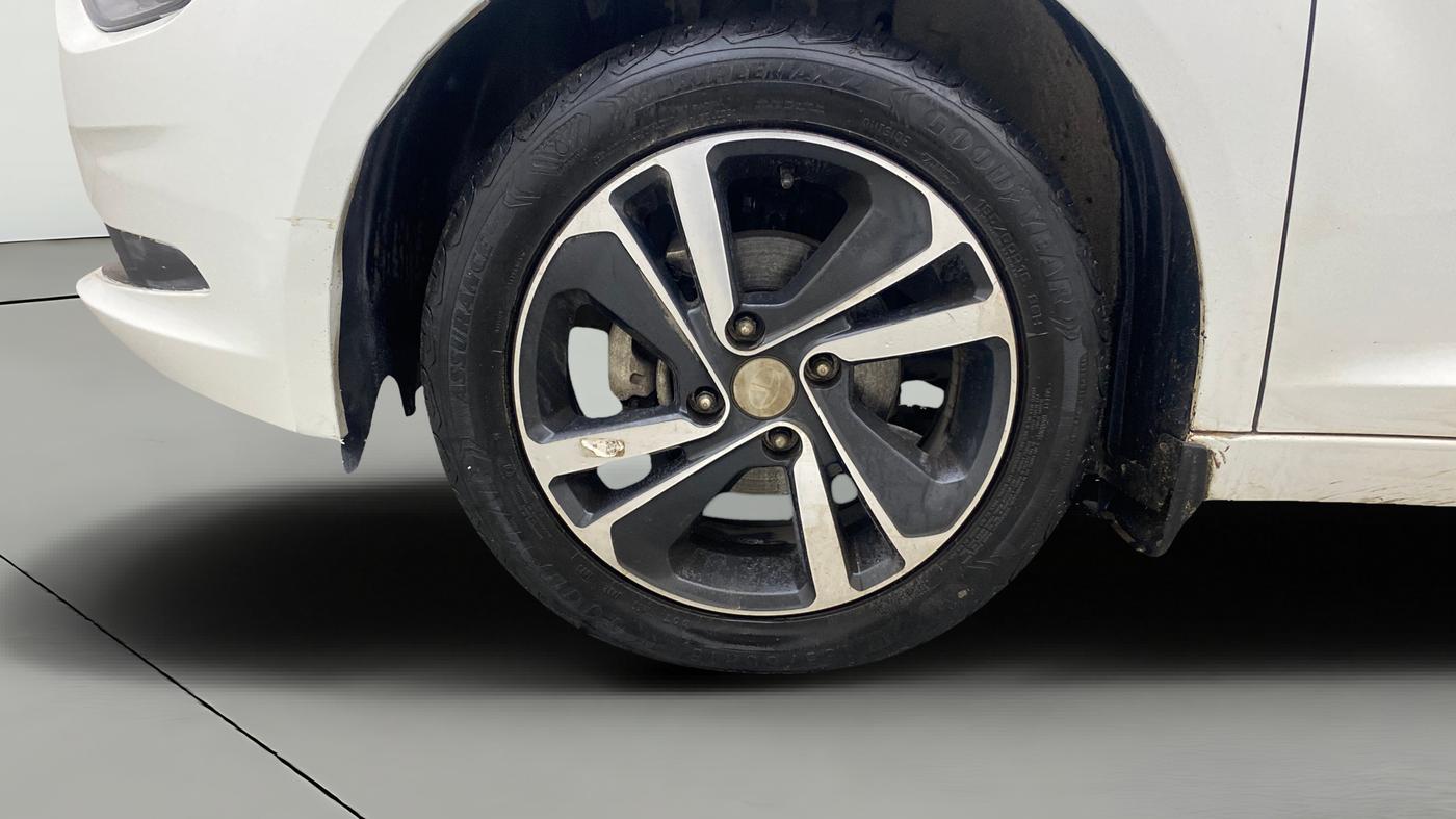 2023 Tata ALTROZ XZ PLUS SUNROOF CNG, CNG, Manual, 43,186 km, Left Front Wheel