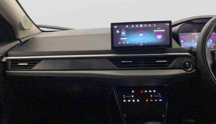 2025 Tata NEXON FEARLESS + SUNROOF DCA DUAL TONE 1.2 PETROL, CNG, Automatic, 9,111 km, Air Conditioner