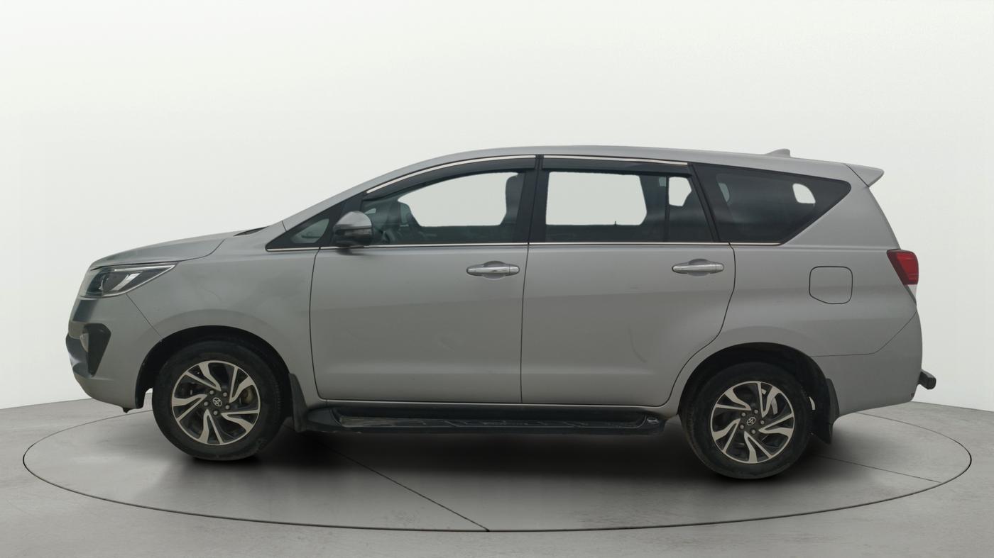 2022 Toyota Innova Crysta 2.4 VX 8 STR, Diesel, Manual, 28,485 km, Left Side