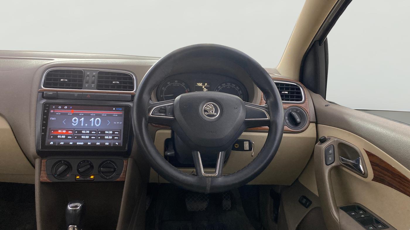 2014 Skoda Rapid 1.6 MPI AMBITION PLUS AT, Petrol, Automatic, 62,551 km, Steering Wheel Close Up