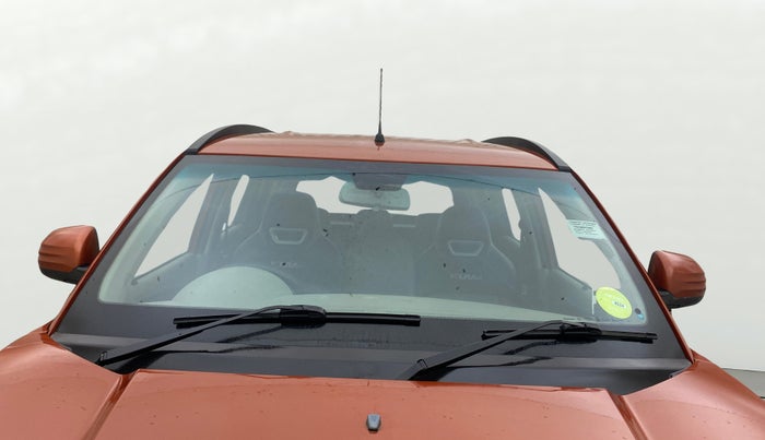2017 Mahindra Kuv100 K6 PLUS 6 STR, Petrol, Manual, 63,581 km, Front Windshield