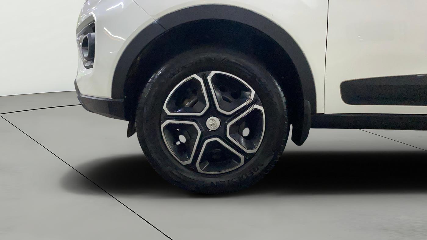 2022 Tata NEXON XM SUNROOF DIESEL, Diesel, Manual, 53,077 km, Left Front Wheel