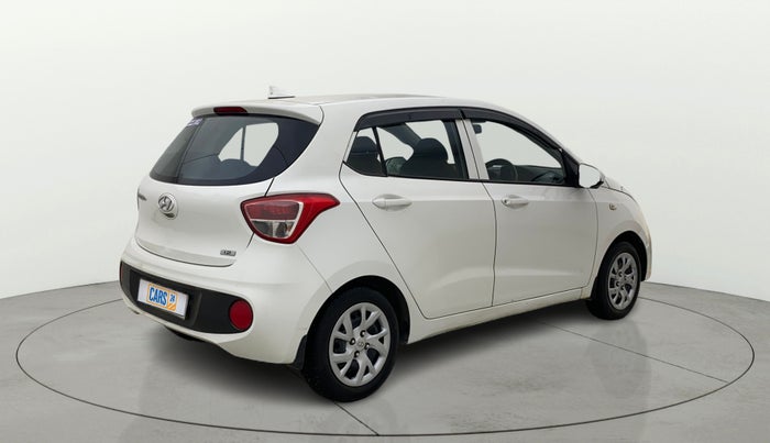 2017 Hyundai Grand i10 MAGNA 1.2 KAPPA VTVT CNG, CNG, Manual, 1,01,933 km, Right Back Diagonal